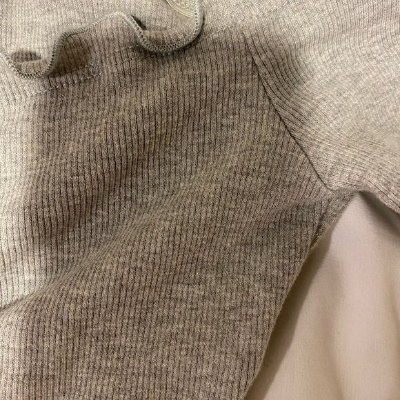 Gray Ribbed Ruffle Top - Picture 3 of 4